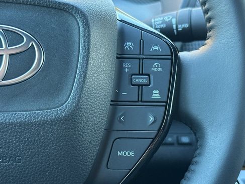 Used 2024 Toyota bZ4X Limited image 30