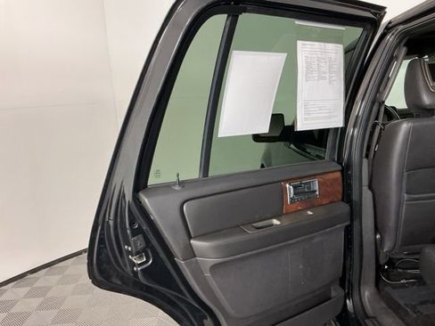 Used 2011 Lincoln Navigator Ultimate AWD/4WD image 20