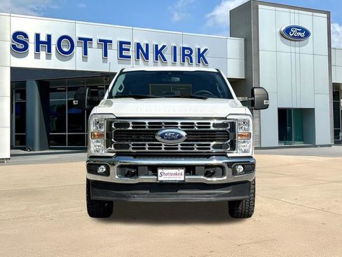 Used 2023 Ford F250 XLT w/ FX4 Off-Road Package image 2