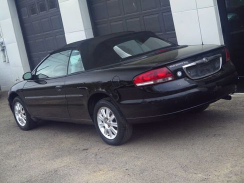 Used 2002 Chrysler Sebring GTC FWD image 18