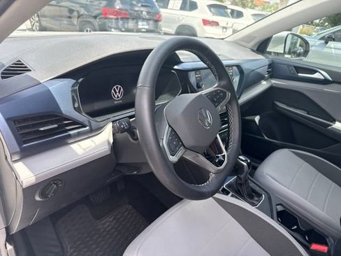 Used 2024 Volkswagen Taos SE FWD image 16