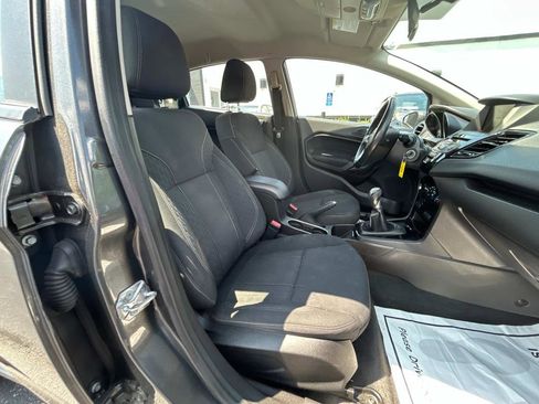 Used 2015 Ford Fiesta SE image 17