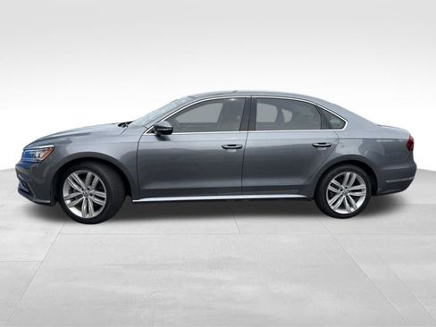 Used 2018 Volkswagen Passat 2.0T SE FWD image 14