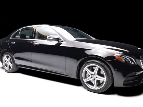 Used 2018 Mercedes-Benz E 300 4MATIC w/ Premium 1 Package image 26