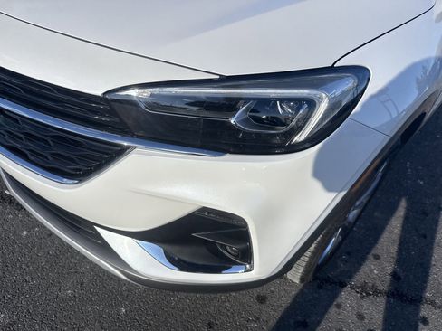 Used 2022 Buick Encore GX Essence w/ Experience Buick Package image 9