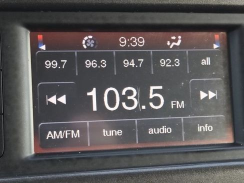 Used 2019 Dodge Journey SE w/ Blacktop Package FWD image 4