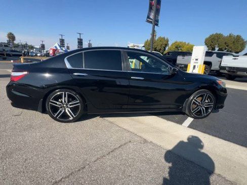 Used 2016 Honda Accord Sport image 9