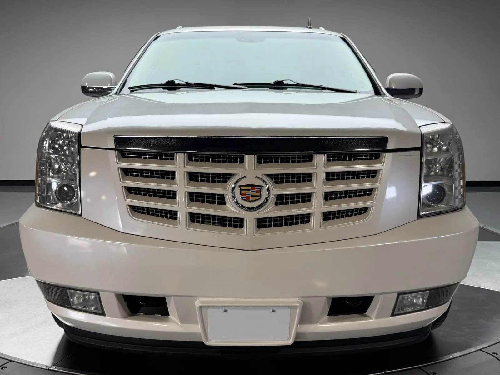 Used 2008 Cadillac Escalade EXT AWD/4WD image 3