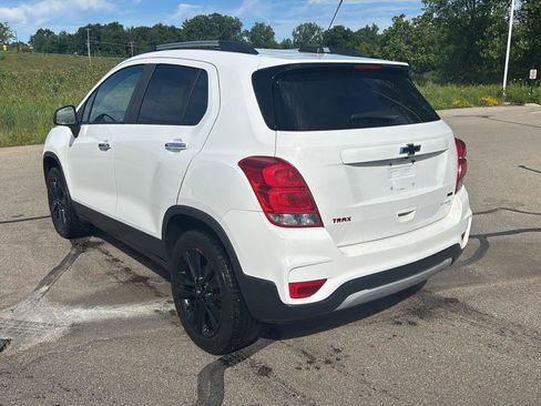 Used 2019 Chevrolet Trax LT w/ Redline Edition AWD/4WD image 3