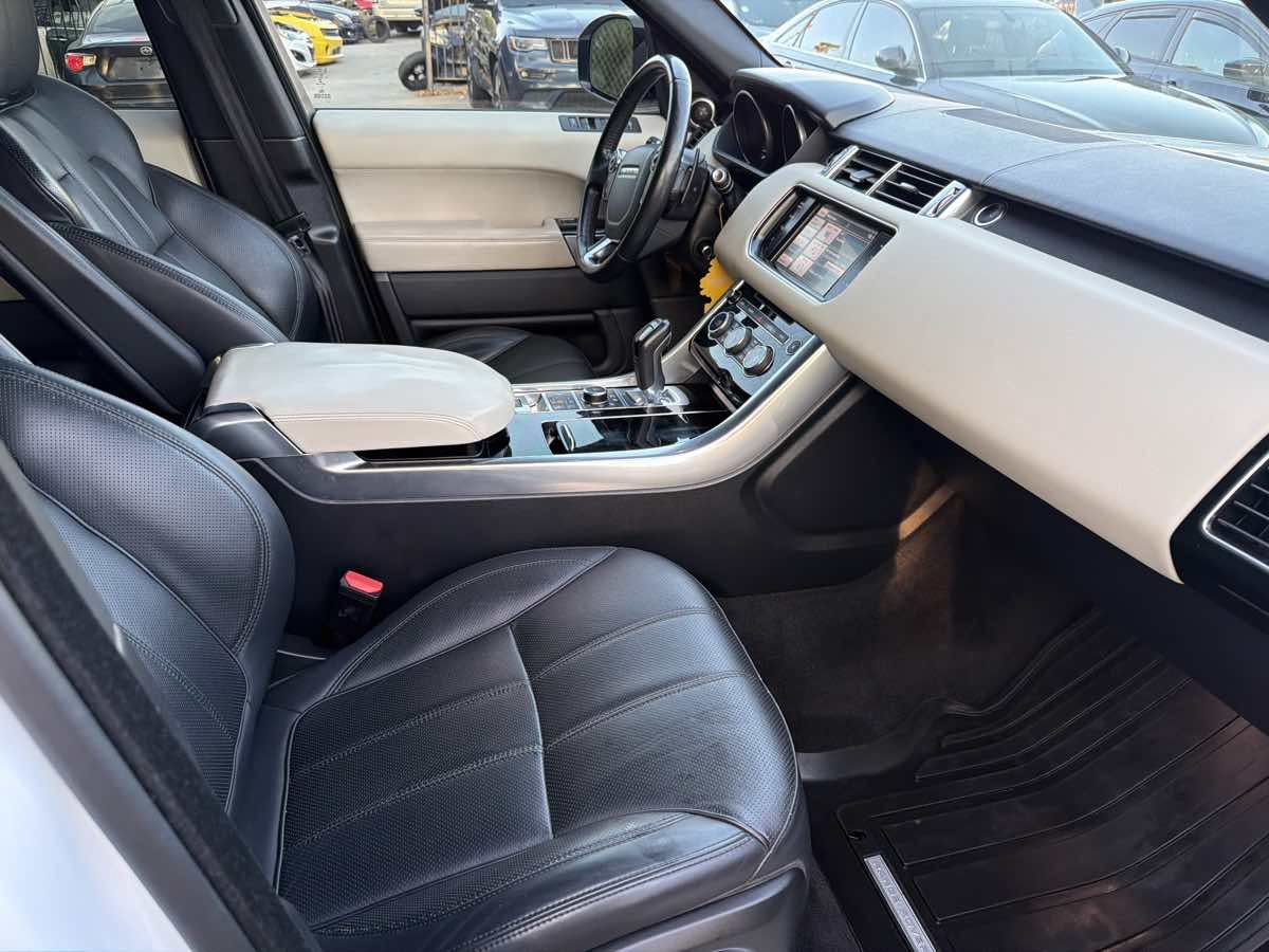Used 2014 Land Rover Range Rover Sport Supercharged AWD/4WD image 10