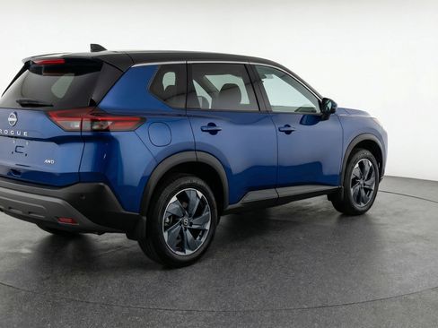 Used 2025 Nissan Rogue SV image 9