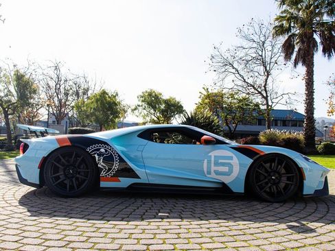 Used 2020 Ford GT image 3