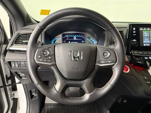 Used 2024 Honda Odyssey Sport image 16