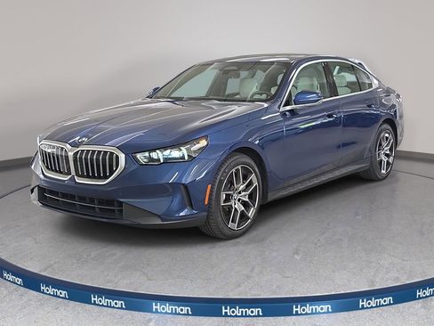 Used 2026 BMW 530i w/ Premium Package RWD image 1