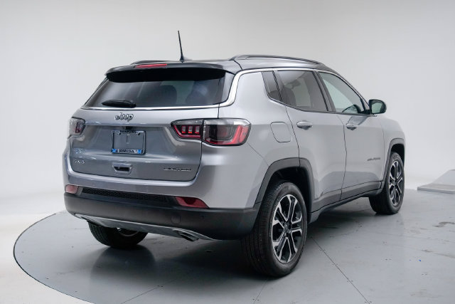 Used 2023 Jeep Compass Limited AWD/4WD image 16