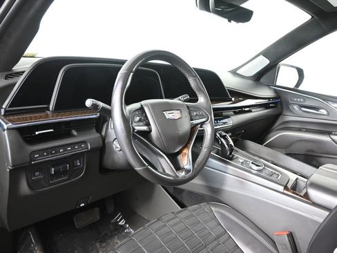 Used 2023 Cadillac Escalade Sport Platinum AWD/4WD image 25