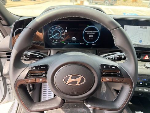 New 2025 Hyundai Elantra SEL FWD image 22