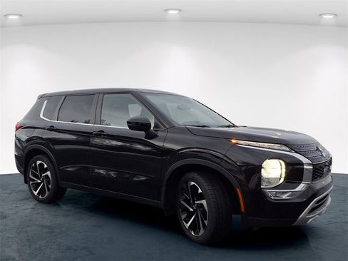 Used 2022 Mitsubishi Outlander SE image 4