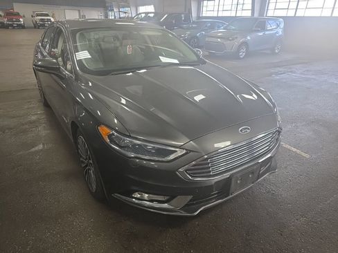 Used 2018 Ford Fusion Titanium FWD image 4