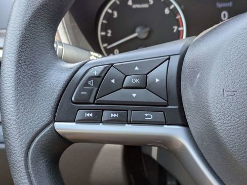 Used 2025 Nissan Altima 2.5 SV FWD image 22