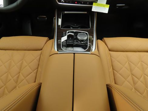 New 2026 BMW X5 sDrive40i w/ M Sport Package image 16