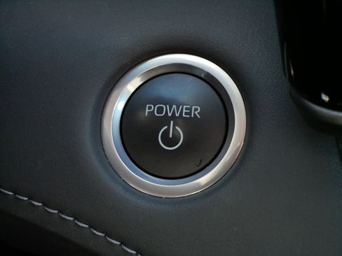 New 2024 Toyota Highlander Limited image 31