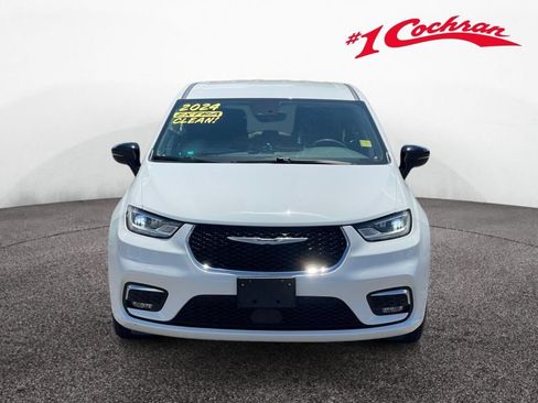 Used 2024 Chrysler Pacifica Limited FWD image 34
