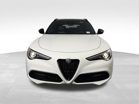 Used 2023 Alfa Romeo Stelvio Veloce AWD/4WD image 5