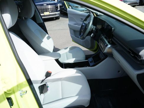 Certified 2024 Hyundai Kona SEL w/ Convenience Package image 20