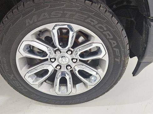 Used 2022 RAM 1500 Laramie w/ Sport Appearance Package image 10