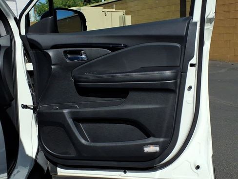 Used 2018 Honda Pilot Touring image 24