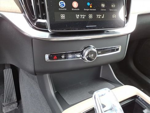 New 2026 Volvo XC90 B6 Plus w/ Protection Package Premier AWD/4WD image 22