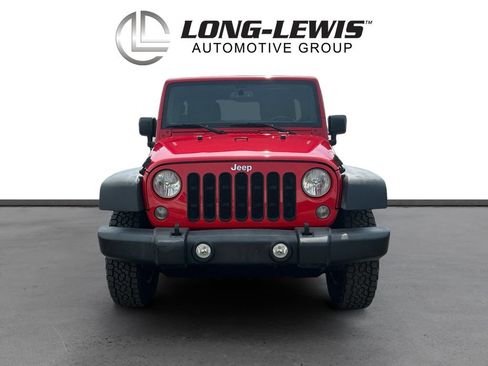 Used 2016 Jeep Wrangler Unlimited Rubicon AWD/4WD image 11