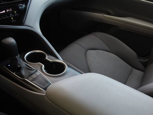 Used 2023 Toyota Camry LE FWD image 20