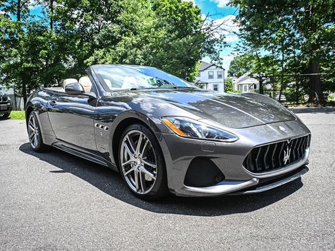 Used 2018 Maserati GranTurismo Sport RWD image 6
