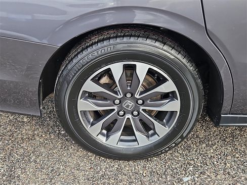 Certified 2024 Honda Odyssey EX-L image 9