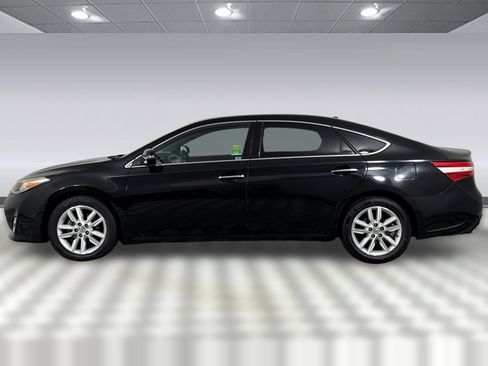 Used 2015 Toyota Avalon XLE image 2
