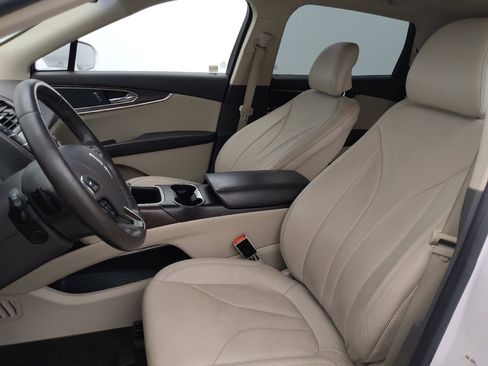 Used 2016 Lincoln MKX Reserve w/ Technology Package FWD image 17