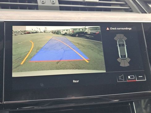 Used 2022 Audi e-tron Premium image 12