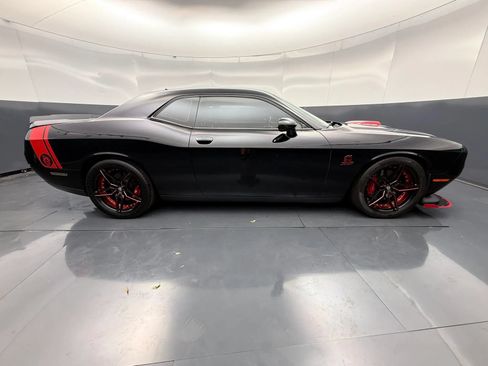 Used 2016 Dodge Challenger R/T Scat Pack RWD image 12