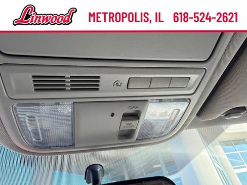 Used 2017 Honda Odyssey SE image 27