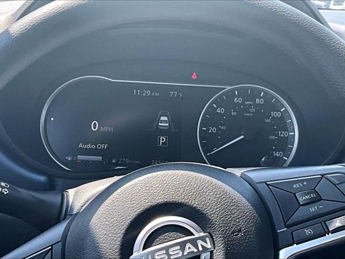 Used 2025 Nissan Versa SV FWD image 20