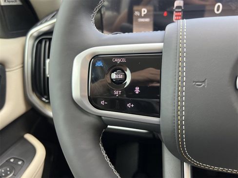 New 2025 Nissan Armada Platinum Reserve AWD/4WD image 12