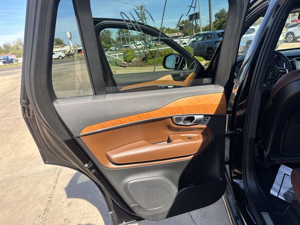 Used 2023 Volvo XC90 B6 Plus w/ Protection Package AWD/4WD image 11