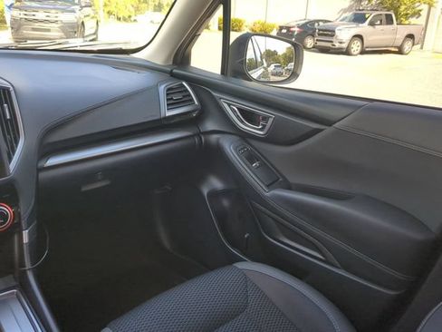 Used 2019 Subaru Forester Premium AWD/4WD image 6