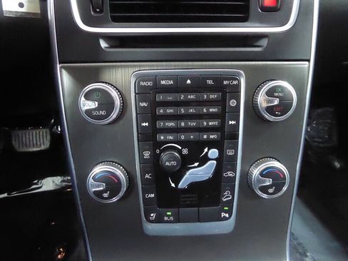 Used 2015 Volvo V60 T5 Cross Country w/ Convenience Package image 17