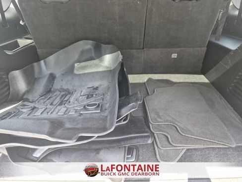 Used 2017 Cadillac Escalade ESV Luxury AWD/4WD image 29