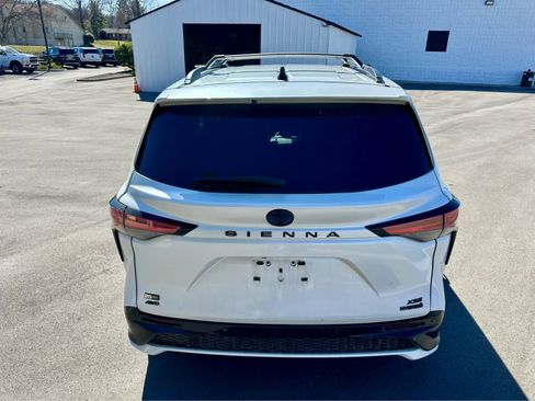 Used 2023 Toyota Sienna XSE image 6