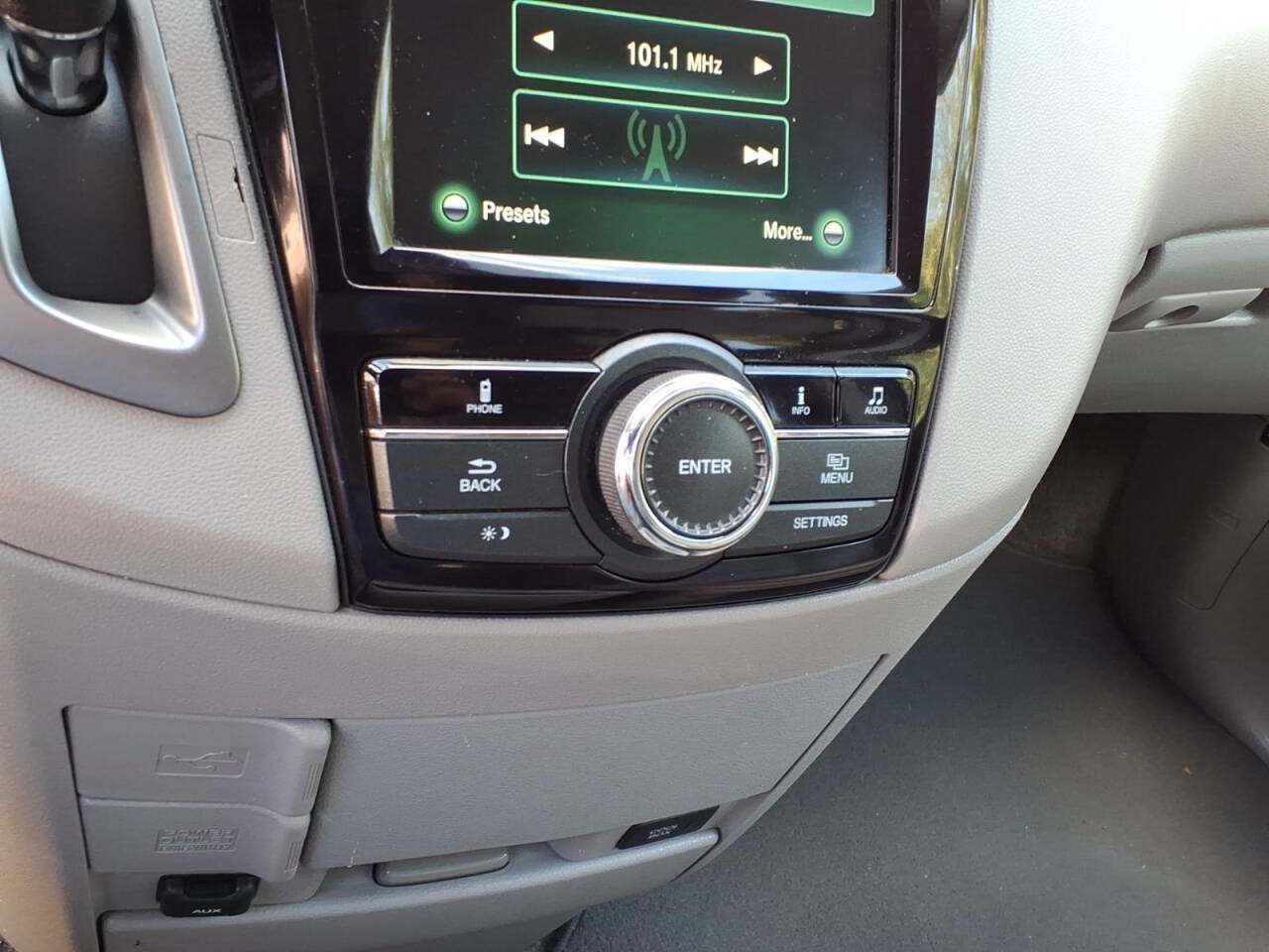 Used 2015 Honda Odyssey EX-L image 23