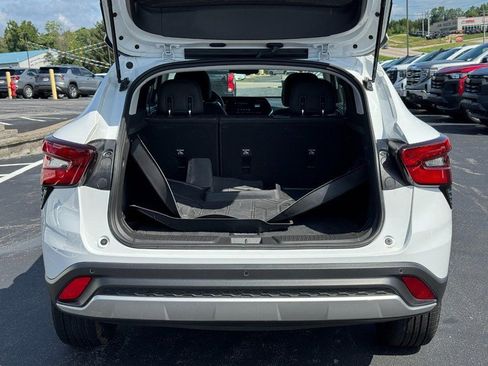 Used 2025 Chevrolet Trax LT w/ Driver Confidence Package FWD image 5
